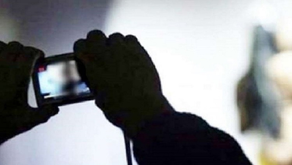 যুক্তরাজ্যে জনপ্রিয় সাইটে পর্নো দেখা কমেছে ৭৭ শতাংশ, কীভাবে সম্ভব করল সরকার