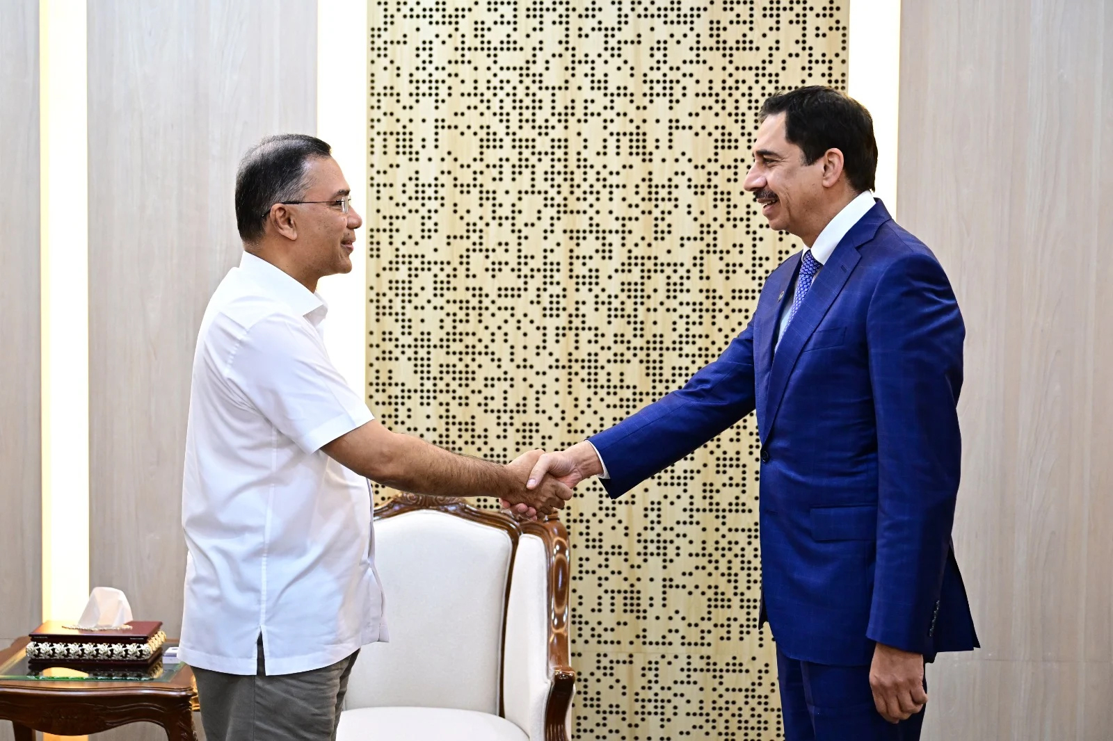মুক্ত বাণিজ্য অঞ্চল ও রেলভিত্তিক আইসিডিতে বিনিয়োগে ডিপি ওয়ার্ল্ডকে প্রধানমন্ত্রীর আহ্বান
