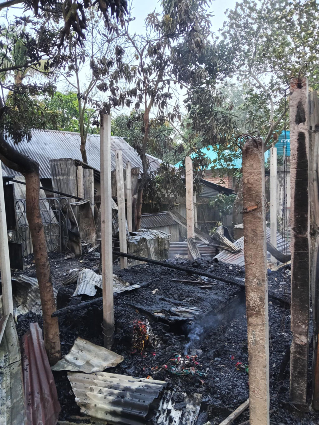 মাদক কারবারিদের বিরুদ্ধে মামলা করে গ্রামছাড়া সাবেক ইউপি সদস্যের পরিবার