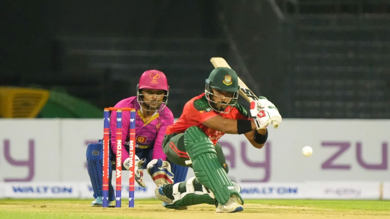 সেঞ্চুরি করে তামিমের পাশে ইমন