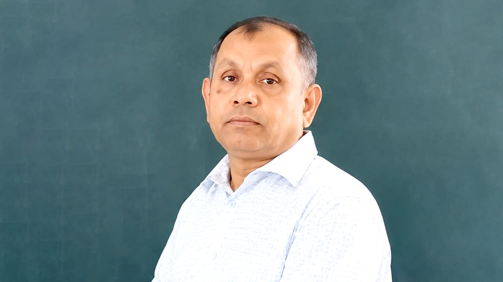 শিক্ষক দিবসে শুভেচ্ছা নেওয়ার পরই মৃত্যুর কোলে ঢলে পড়লেন প্রধান শিক্ষক