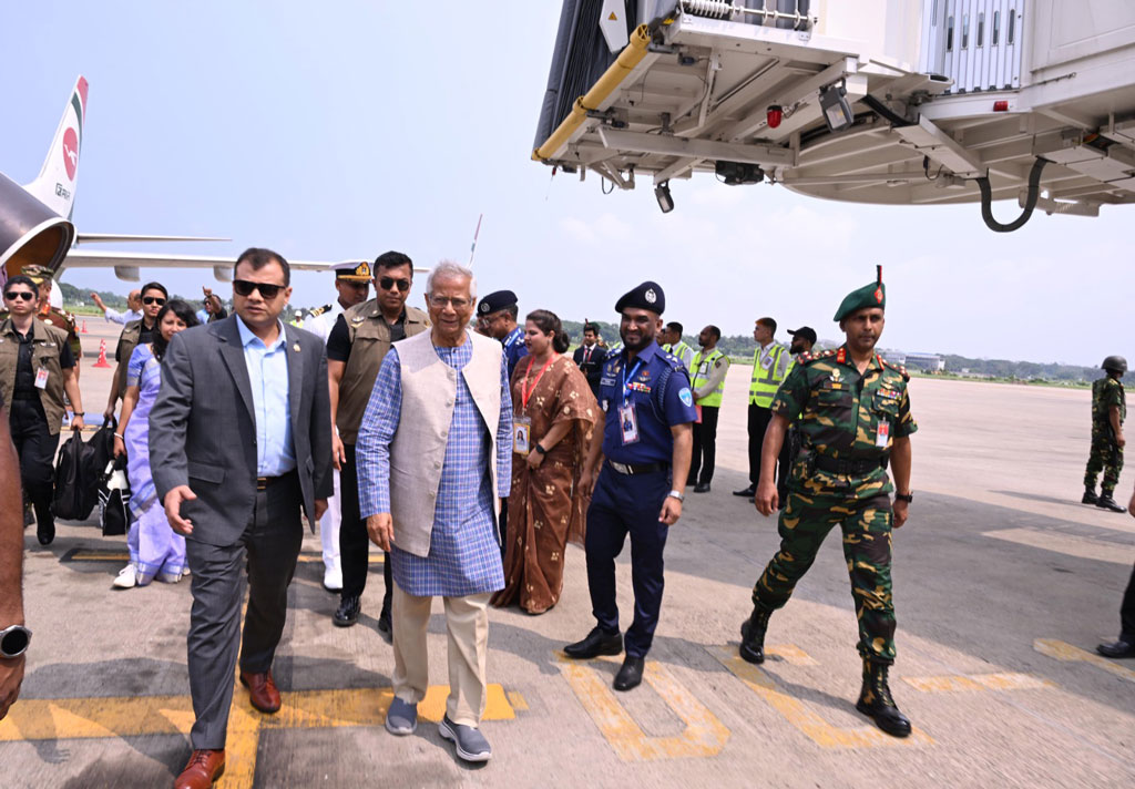 চট্টগ্রামে প্রধান উপদেষ্টা
