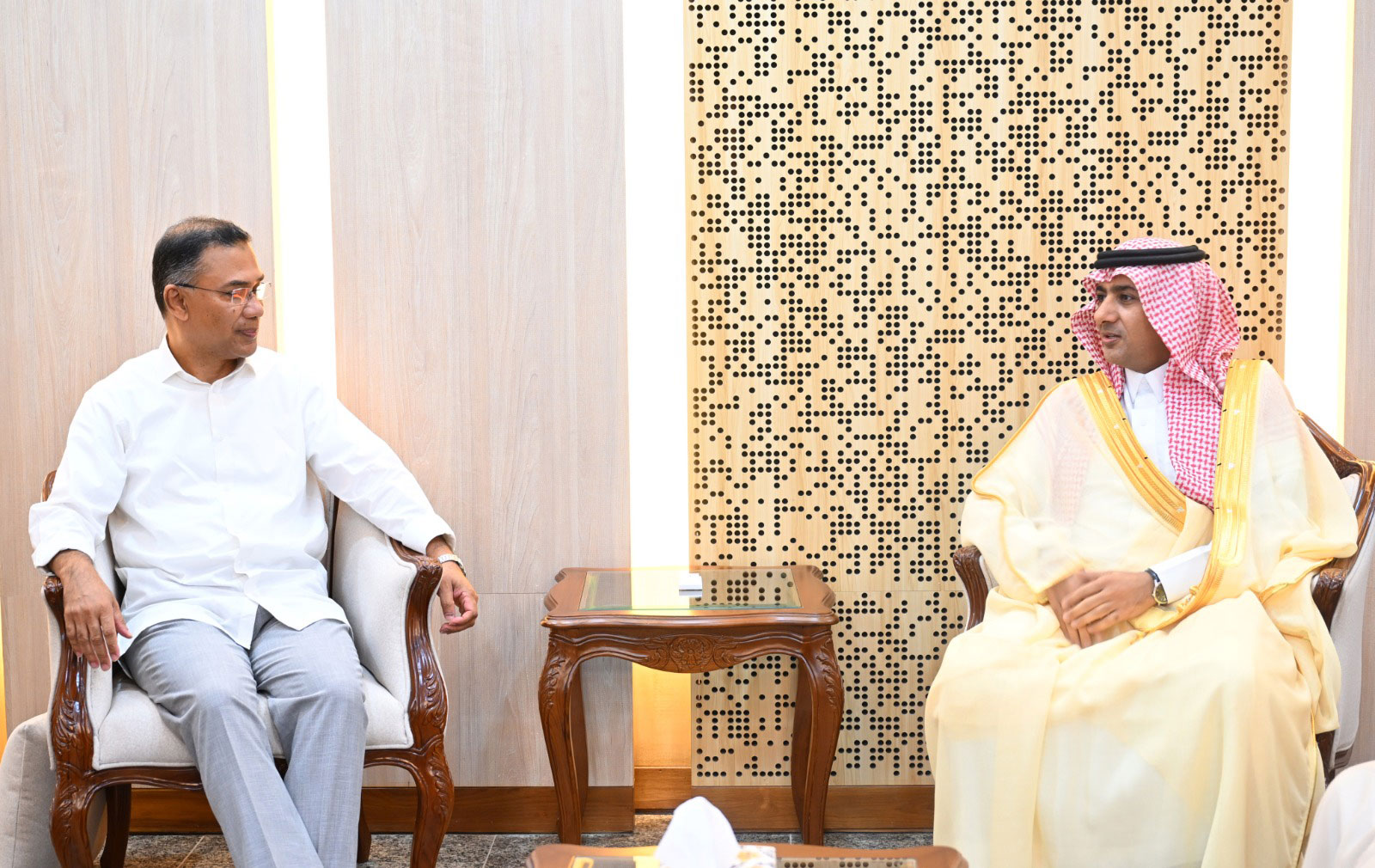 প্রধানমন্ত্রীর সঙ্গে সৌদি রাষ্ট্রদূতের সাক্ষাৎ