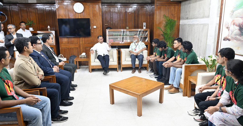 প্রধানমন্ত্রীর সঙ্গে ইন্টারন্যাশনাল অলিম্পিয়াড স্বর্ণপদকজয়ী বাংলাদেশি শিক্ষার্থীদের সৌজন্য সাক্ষাৎ