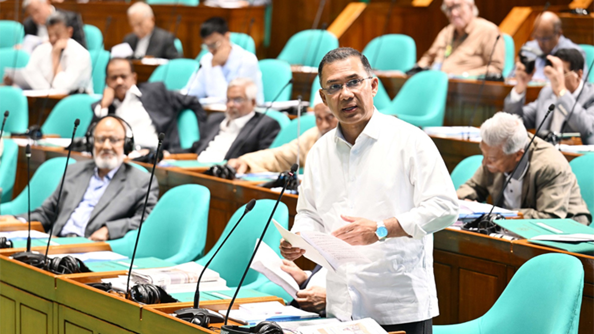 রাজধানীকে ‘ক্লিন ও গ্রিন সিটি’ গড়তে প্রধানমন্ত্রীর ১২ দফা কর্মপরিকল্পনা, নামছে ২৫০টি ইলেকট্রিক বাস