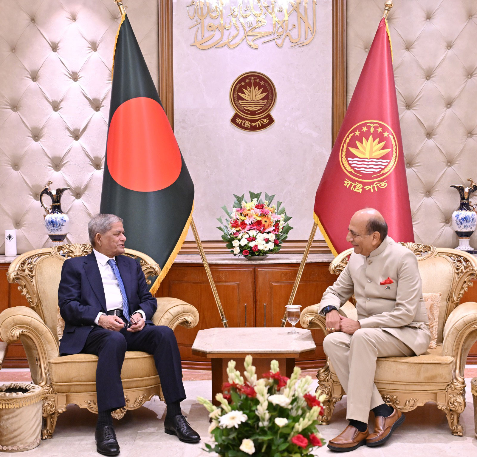 সম্পর্ক জোরদারে পানিবণ্টনসহ অমীমাংসিত ইস্যু সমাধানে ভারতের প্রতি রাষ্ট্রপতির আহ্বান