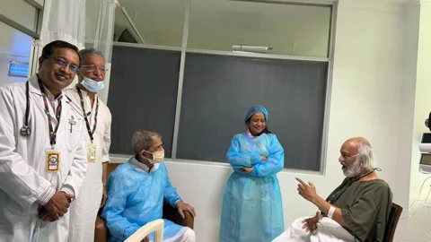 চিকিৎসাধীন মঈন খানকে দেখতে গেলেন রাষ্ট্রপতি