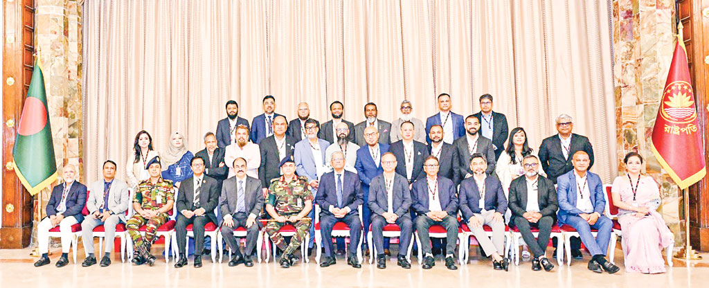 রাষ্ট্রপতির সঙ্গে বিজিএমইএর সাক্ষাৎ: তিন বছরে বন্ধ দেশের ৪০০ তৈরি পোশাক কারখানা