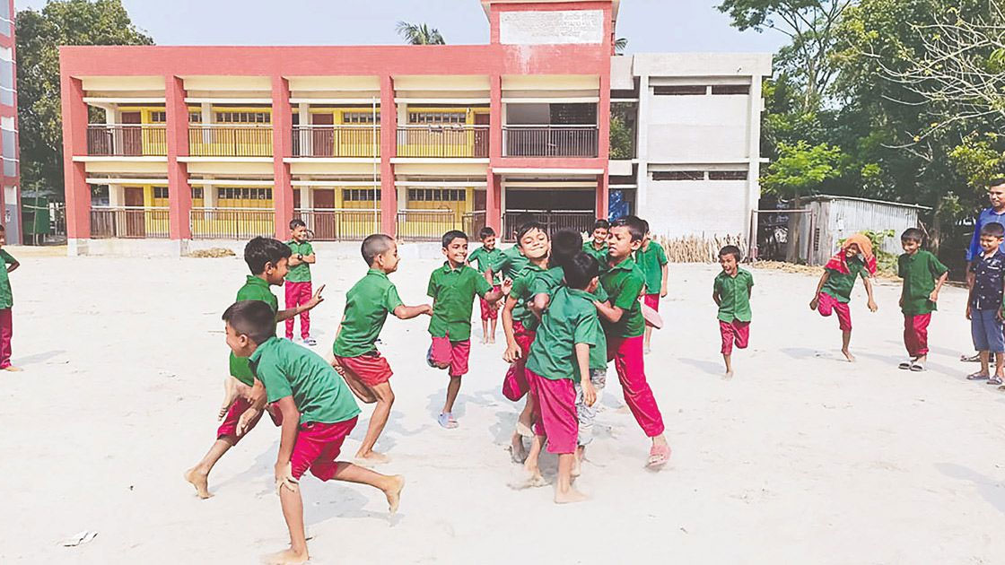 ধারের শিক্ষার্থী দেখিয়ে অর্থ লোপাট