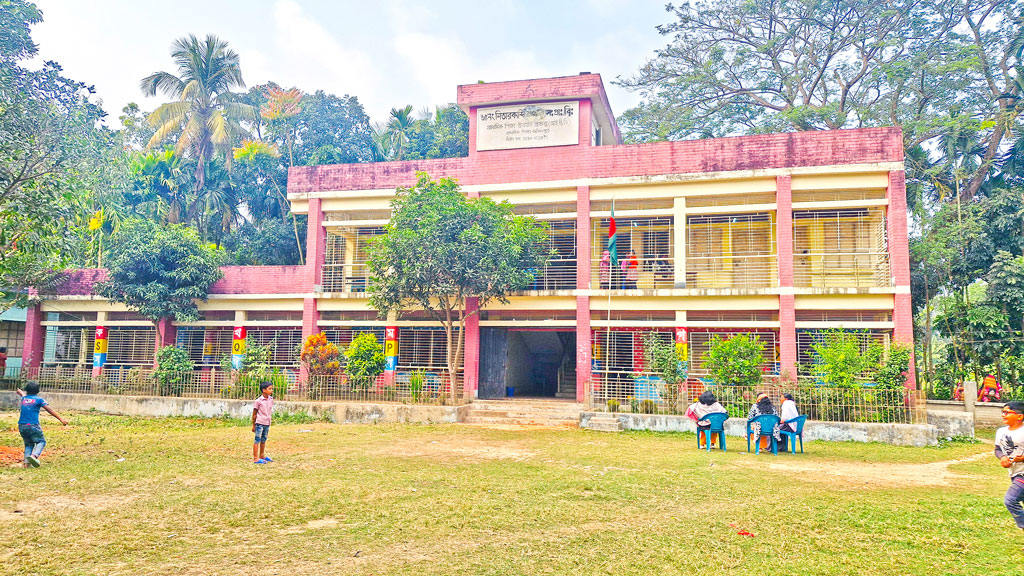 প্রধান শিক্ষক ছাড়াই চলছে ৫৭ প্রাথমিক স্কুল, ব্যাহত পাঠদান