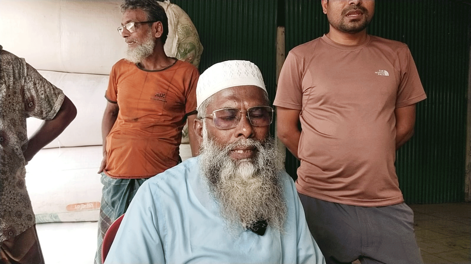 নেছারাবাদে বিএনপি নেতার বিরুদ্ধে কাঠ ব্যবসায়ীর দোকানঘর দখলের অভিযোগ