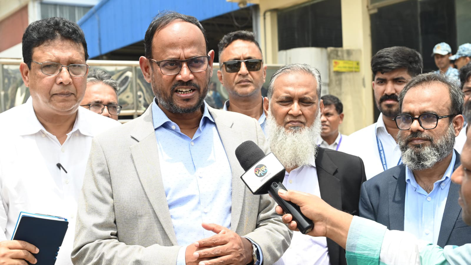 বাংলাদেশ থেকে প্রথমবারের মতো নাইজেরিয়ায় রপ্তানি হলো ‘হ্যাচিং এগ’