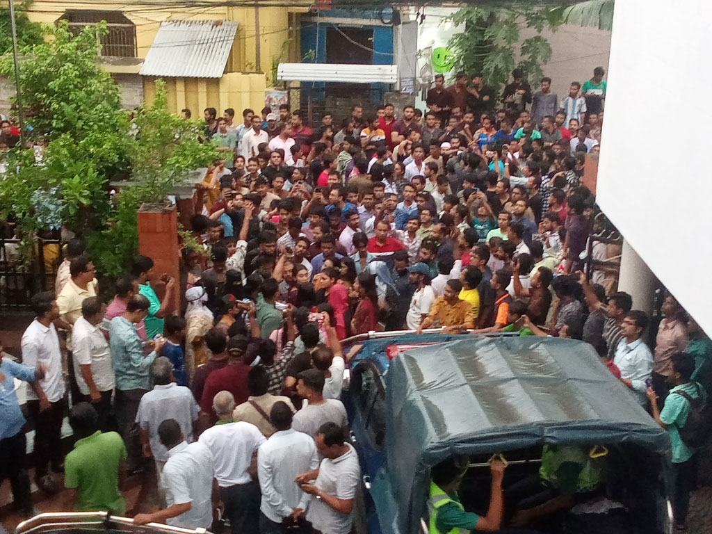 খুলনায় শিক্ষার্থীদের সঙ্গে বৈঠকে বসেছেন প্রধান উপদেষ্টার প্রেস সচিব