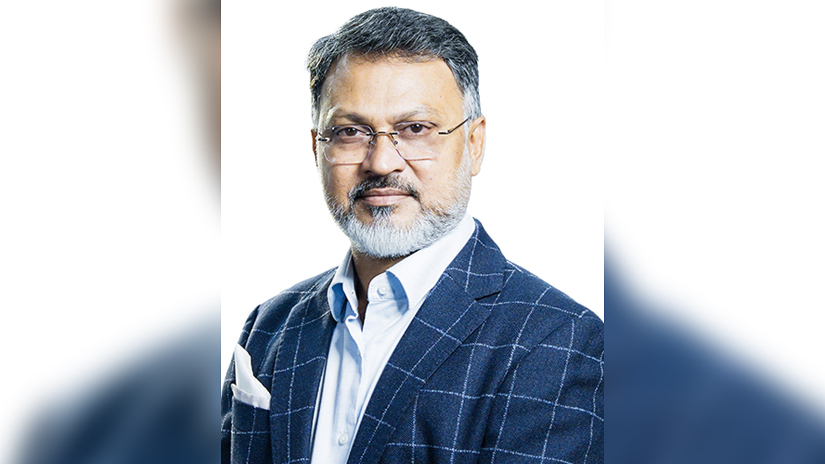 বিক্ষিপ্ত ময়লা আবর্জনা দেখে ডিএনসিসি প্রশাসকের অসন্তোষ
