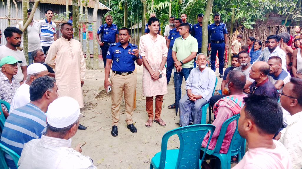 প্রতিবেশীদের হামলায় আহত ব্যক্তির মৃত্যু, ১০ বাড়িতে ভাঙচুর-লুটপাটের অভিযোগ