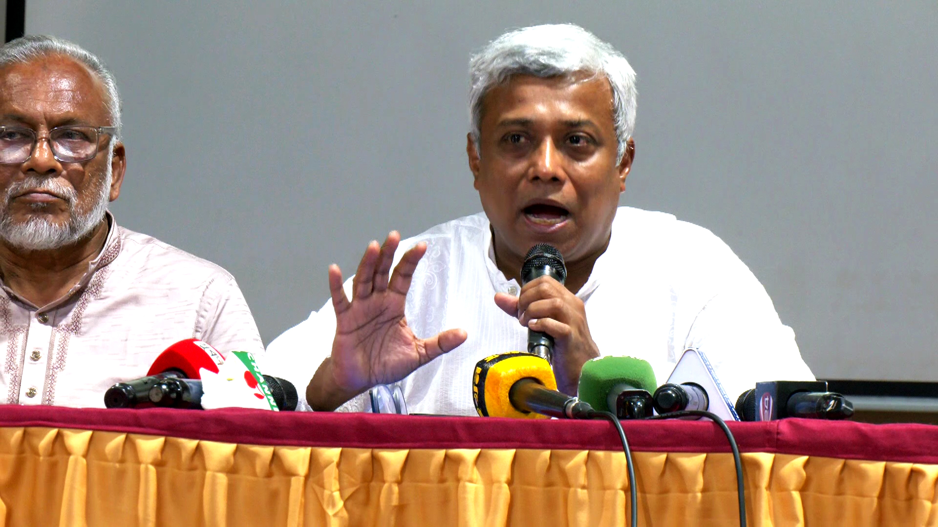 আগামী গ্রীষ্মে দেশে বিদ্যুতের ঘাটতি অনেকটা কমে যাবে: বিদ্যুৎ প্রতিমন্ত্রী