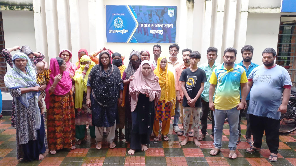 পঞ্চগড়ে পুশ ইন করা ২৩ বাংলাদেশি আটক