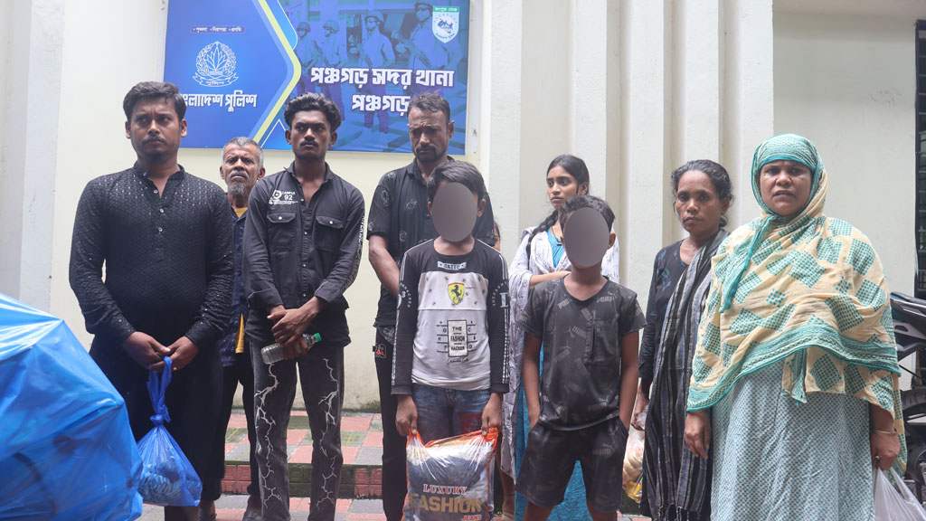 পঞ্চগড় সীমান্তে নারী ও শিশুসহ ১৫ জনকে পুশ ইন বিএসএফের