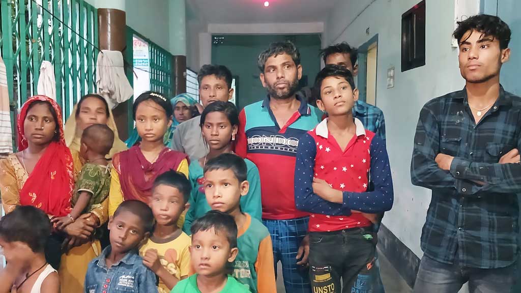নির্যাতনে টিকতে না পেরে ধরা দিয়ে ফিরল ১৭ বাংলাদেশি