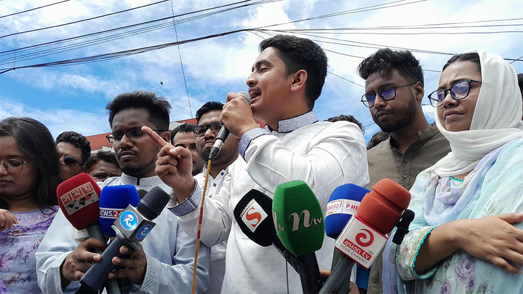 সীমান্তে ভারত তাদের এজেন্টদের পুশ ইনের চেষ্টা করছে: সারজিস