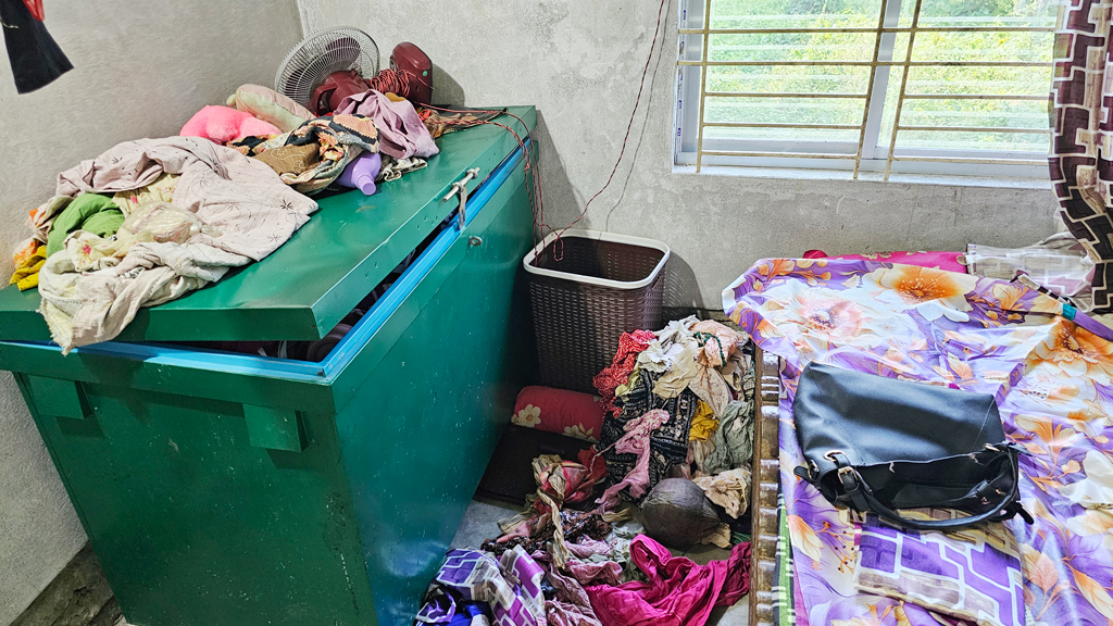 পাথরঘাটায় বেড়েছে চুরি-ছিনতাই, আতঙ্কে স্থানীয়রা