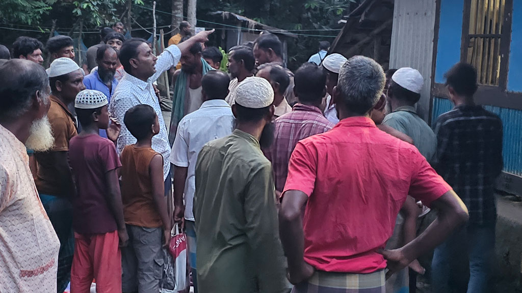 সাঁকো ভেঙে খালে পড়ে প্রাণ গেল শিশুছাত্রীর