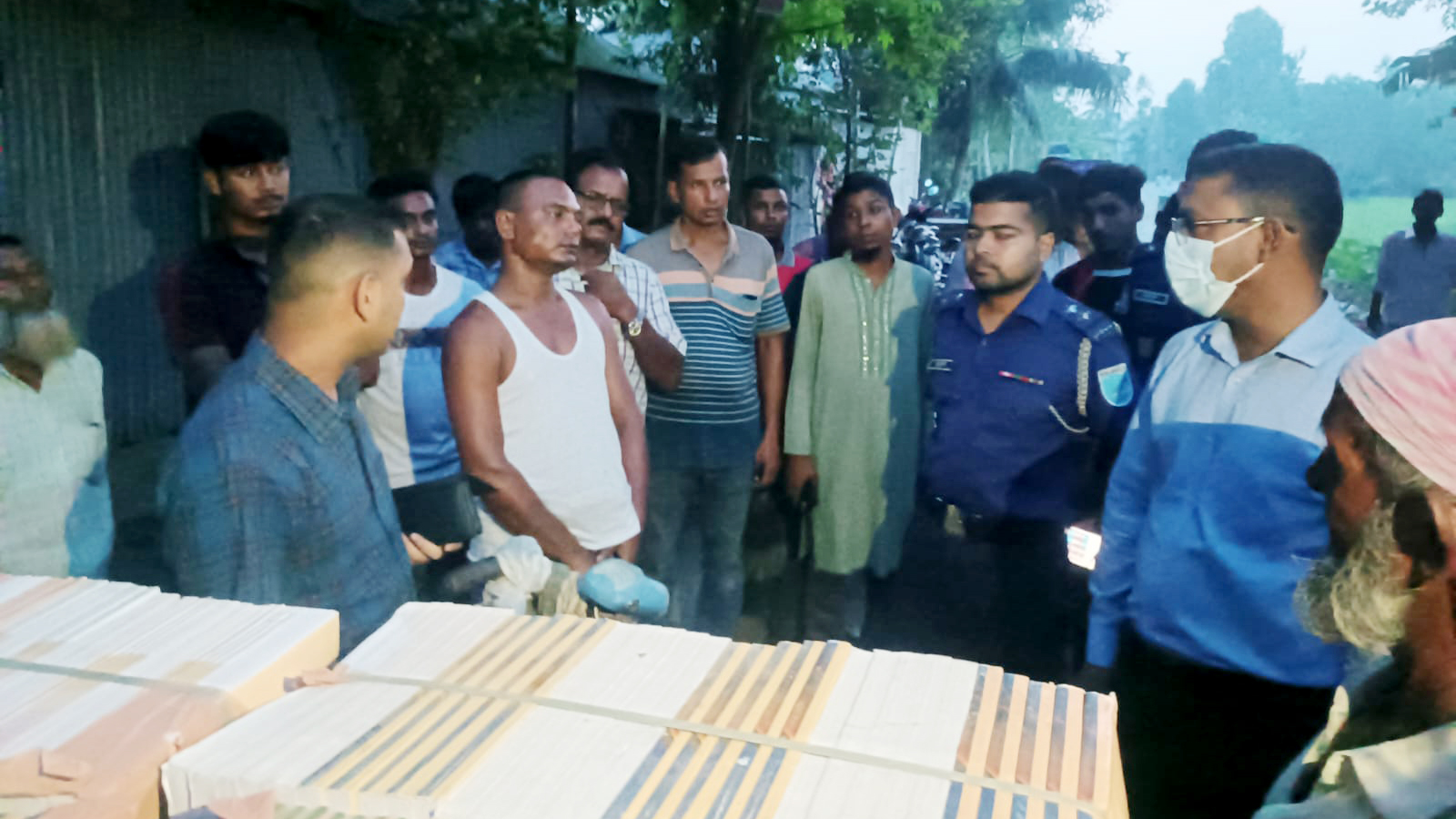ভাঙারি ব্যবসায়ীর বাড়ি থেকে ১ টন বিনামূল্যের পাঠ্যবই উদ্ধার