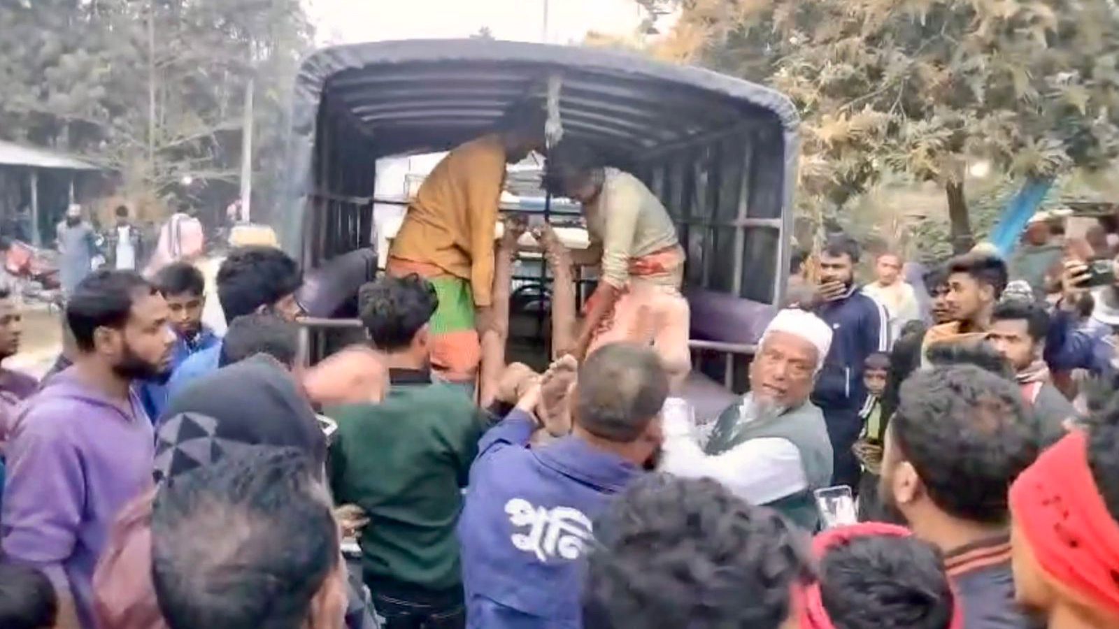 পুঠিয়ায় গণপিটুনিতে ‘ডাকাত’ নিহত, ৩০০ জনের বিরুদ্ধে মামলা