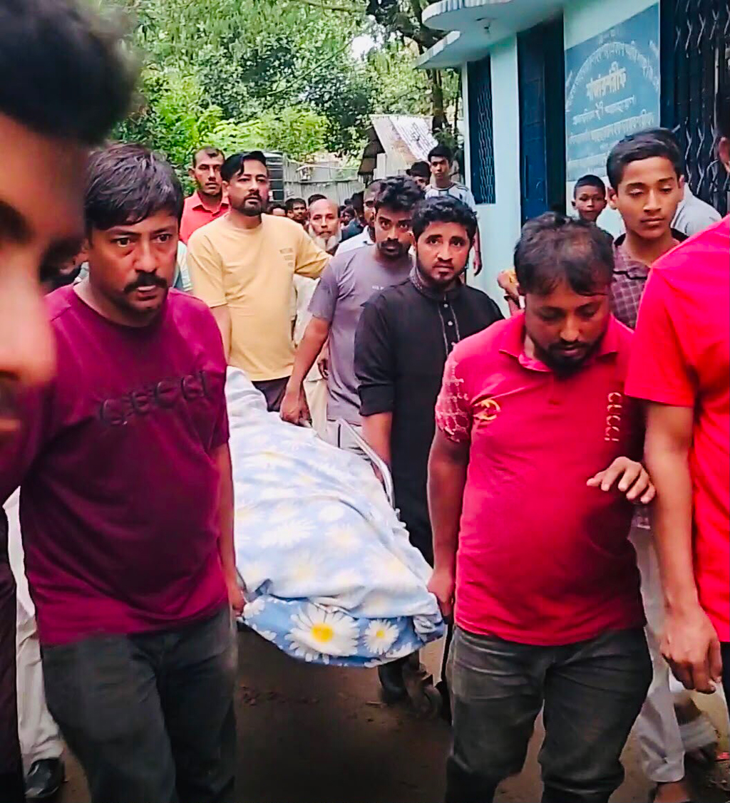 পটিয়ায় দুই সন্তানের জননীর লাশ উদ্ধার
