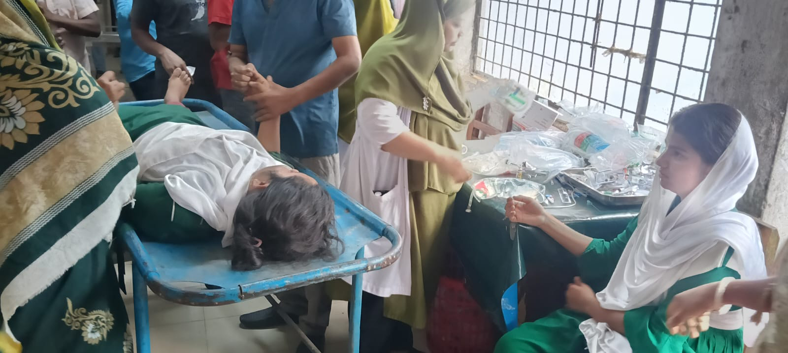 ‘জিন আতঙ্কে’ মনস্তাত্ত্বিক রোগে আক্রান্ত অর্ধশতাধিক শিক্ষার্থী, হাসপাতালে ভর্তি ২০