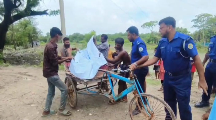 কলাপাড়ায় লেক থেকে অজ্ঞাত যুবকের লাশ উদ্ধার
