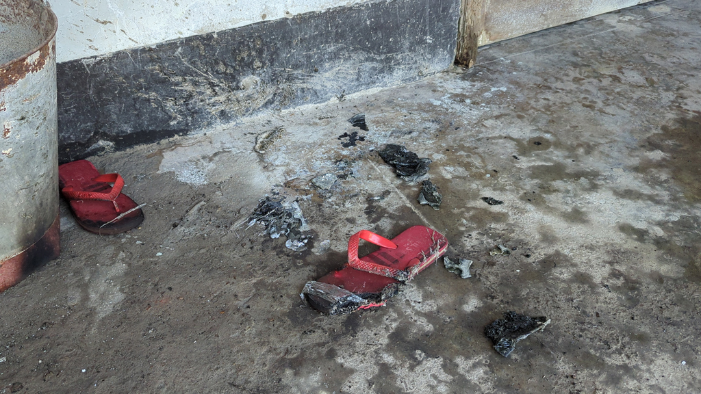 পটুয়াখালীতে গ্রামীণ ব্যাংক শাখায় অগ্নিসংযোগের চেষ্টা