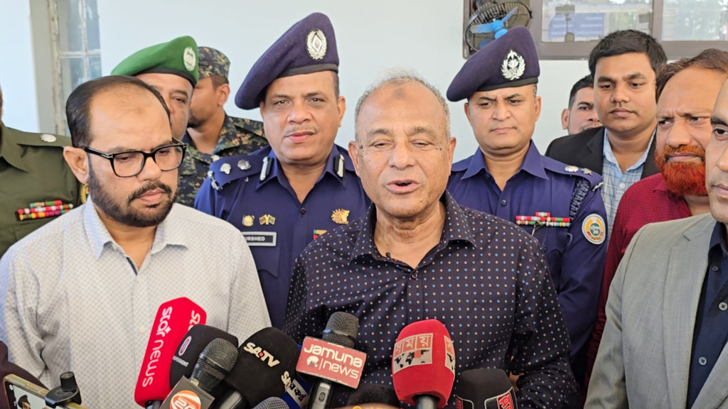 নির্বাচনের সময় দেশজুড়ে ৯ দিন বিশেষ আইনশৃঙ্খলা নিয়ন্ত্রণ ব্যবস্থা নেওয়া হবে: স্বরাষ্ট্র উপদেষ্টা