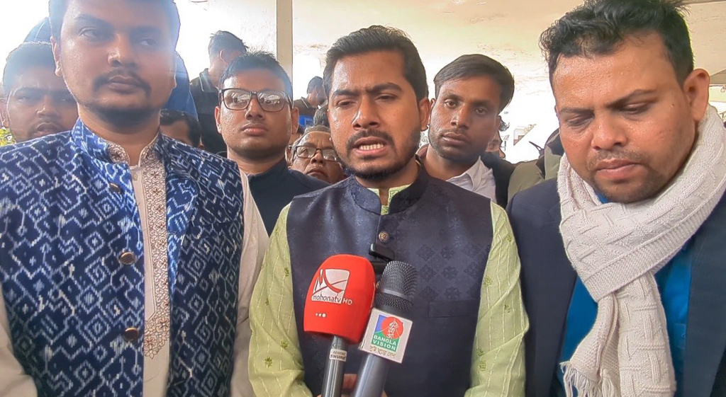 যেসব প্রার্থী ঝুঁকিতে, তাঁদের বৈধ অস্ত্র রাখার পক্ষে নুর