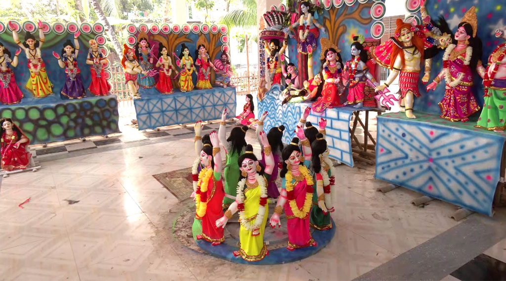 এক মন্দিরেই ১০১ প্রতিমা, ৪ যুগের কাহিনিতে সাজছে ব্যতিক্রমী পূজামণ্ডপ