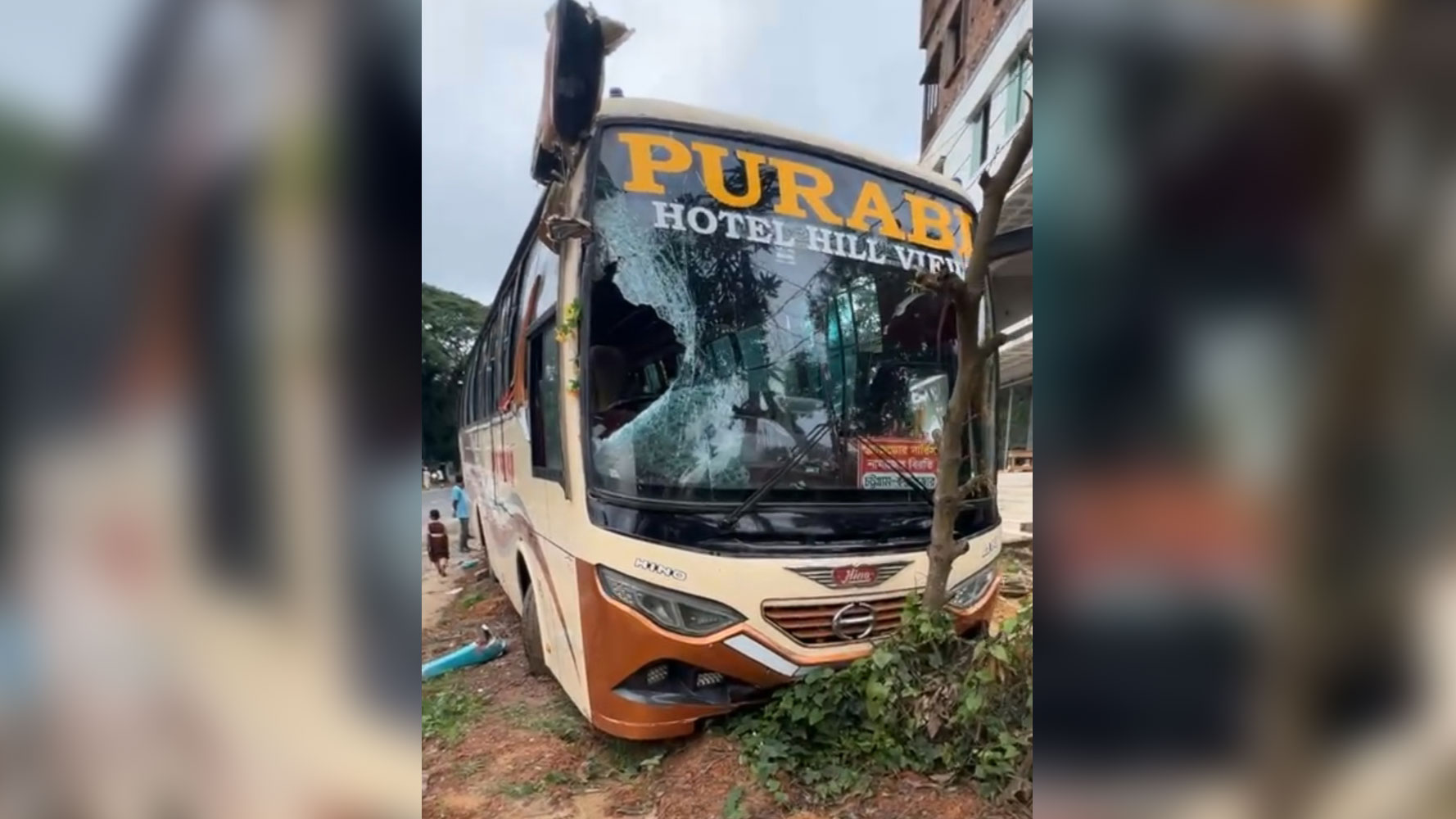 চট্টগ্রাম-কক্সবাজার মহাসড়কে দুই বাসের মুখোমুখি সংঘর্ষে তরুণী নিহত