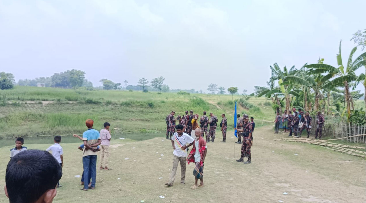 বিজিবি-সীমান্তবাসীর শক্ত প্রতিরোধে ১২ জনকে নিয়ে পিছু হটল বিএসএফ