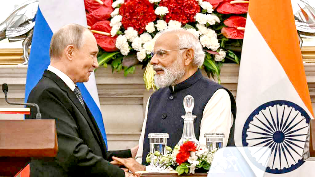 পুতিনের দিল্লি সফর: ভারসাম্য রক্ষার কৌশলে ভারত, অস্ত্র–তেল বিক্রি বাড়াতে চায় রাশিয়া