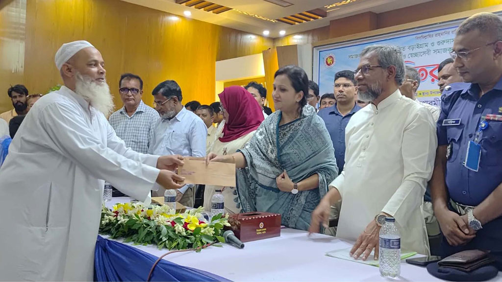 দেশে কৃত্রিম সারসংকট তৈরির চেষ্টা চলছে: সমাজকল্যাণ প্রতিমন্ত্রী