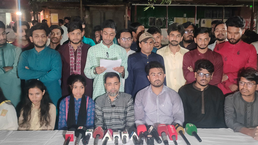 জাকসুতে জিতু-শাকিল-নিবিড়ের নেতৃত্বে ‘স্বতন্ত্র শিক্ষার্থী সম্মিলন’ প্যানেল ঘোষণা