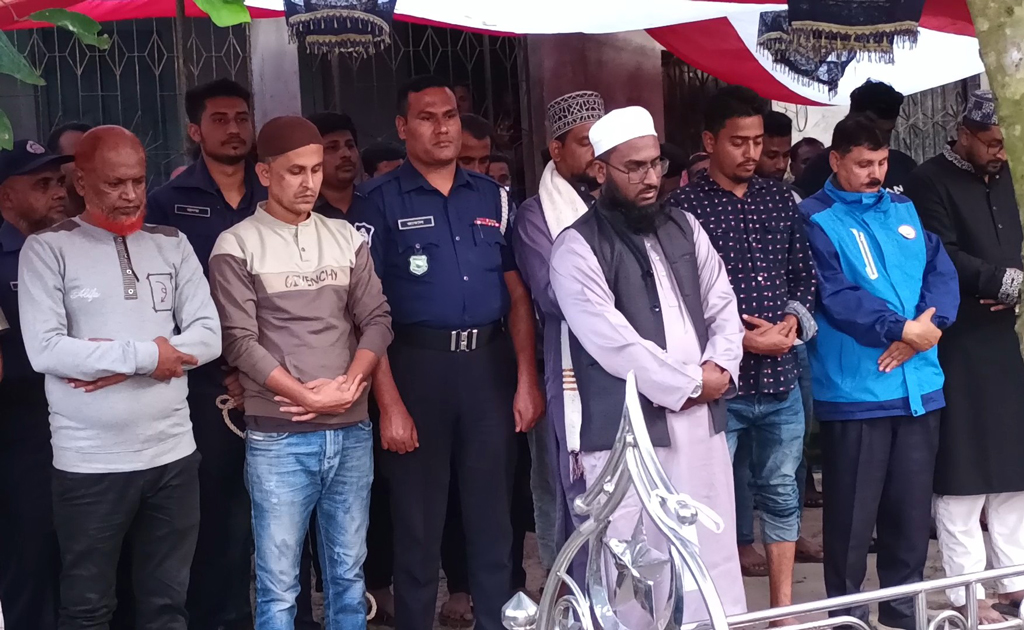 প্যারোলে মুক্তি পেয়ে বাবার জানাজায় অংশ নিলেন যুবদল নেতা