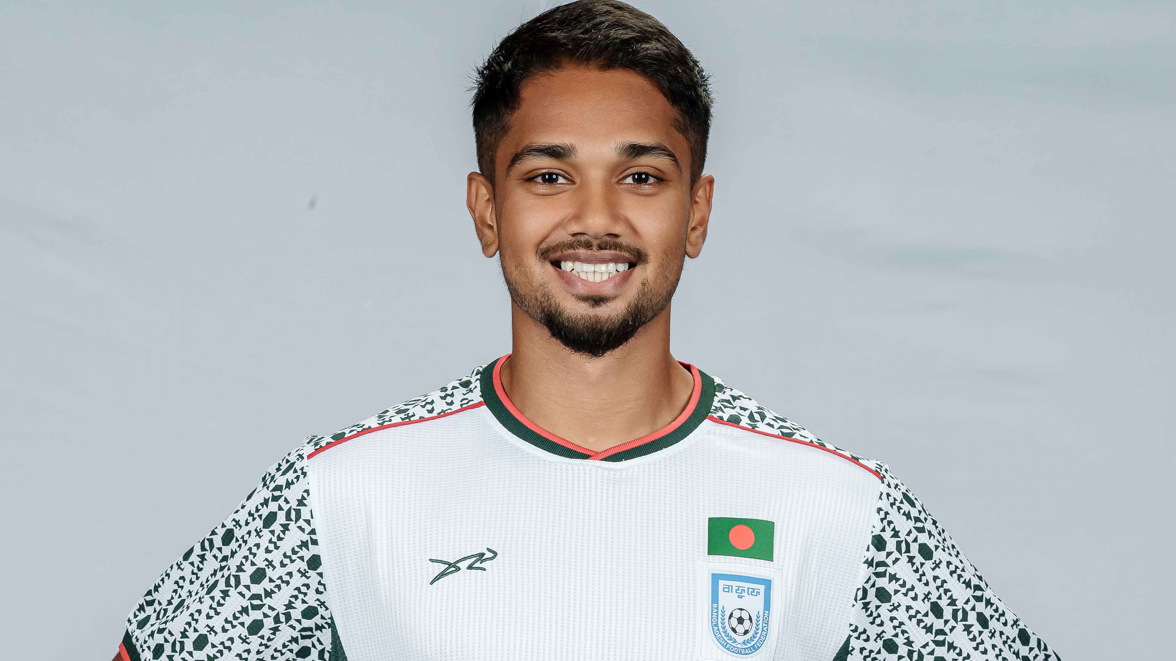 বিয়ের জন্য ঢাকায় ফিরতে গিয়ে রোমে আটকা বাংলাদেশের ফুটবলার
