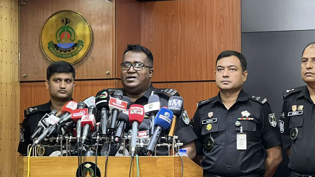 ইসলামবাগ থেকে হত্যা মামলার আসামি পিচ্চি মুন্না গ্রেপ্তার