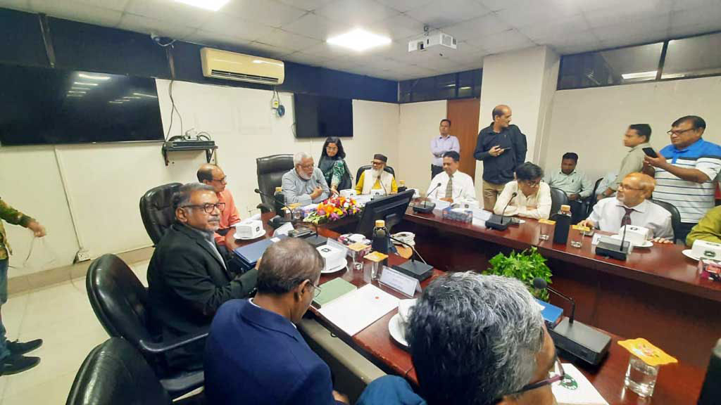 চন্দ্রনাথ পাহাড় ঘিরে উসকানির চিহ্ন দেখামাত্র ব্যবস্থা নিতে তিন উপদেষ্টার নির্দেশ