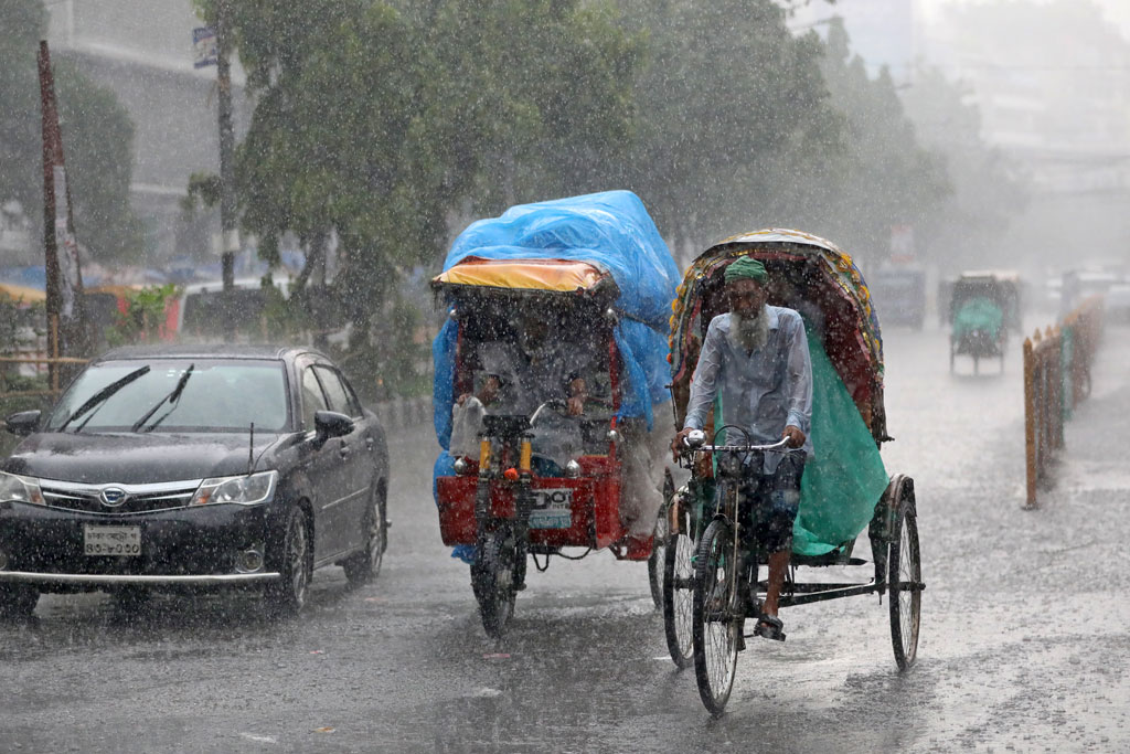 বঙ্গোপসাগরে লঘুচাপ, টানা অতি ভারী বৃষ্টির পূর্বাভাস