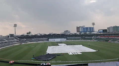 বৃষ্টির সঙ্গে বাংলাদেশকে নিয়ে খেলছে ওয়েস্ট ইন্ডিজও