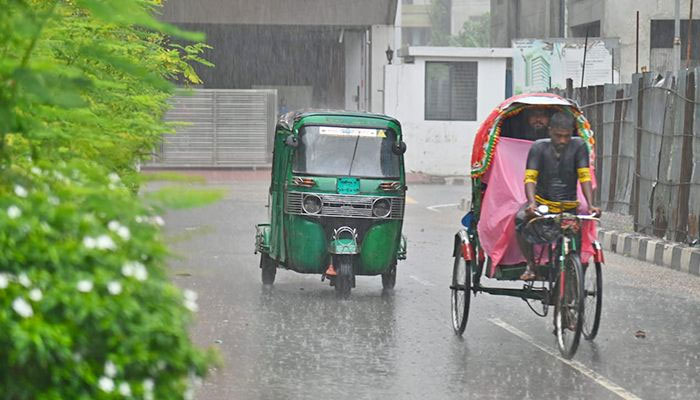 সাগরে সুস্পষ্ট লঘুচাপ, কাল থেকে ৩ দিন বৃষ্টি হতে পারে যেখানে