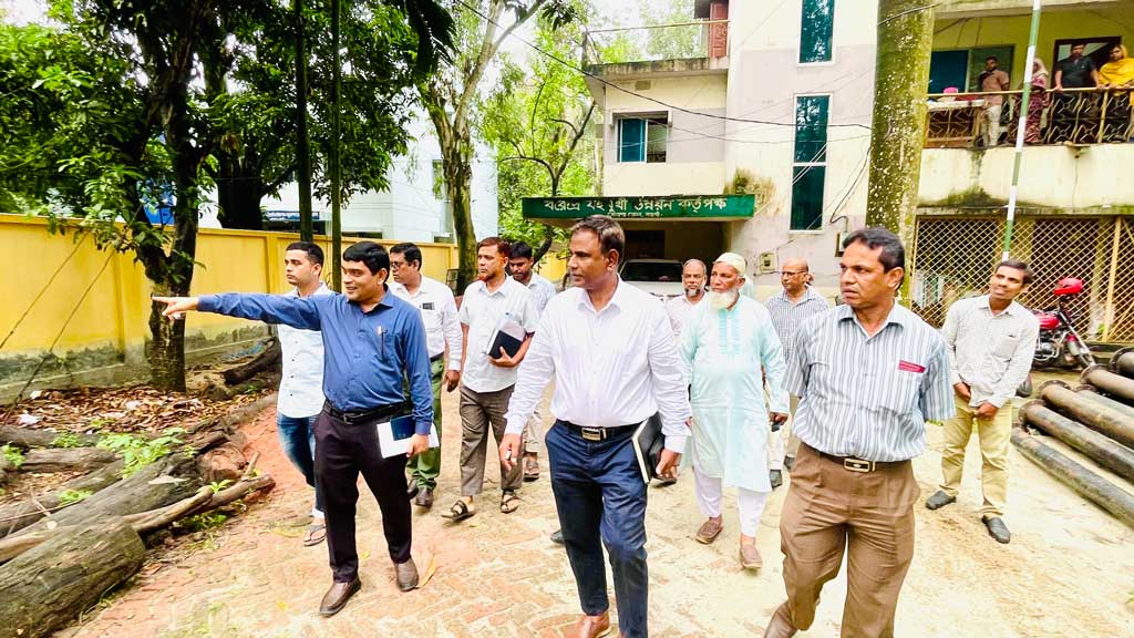 সেচ নিয়ে কৃষককে হয়রানি নয়, মাঠে গিয়ে সমস্যা সমাধানের নির্দেশ