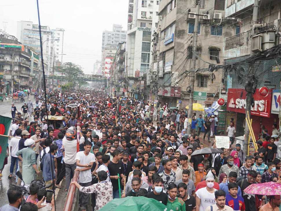বনশ্রীজুড়ে ছিল খুদে ‘গেরিলাদের’ দৌরাত্ম্য