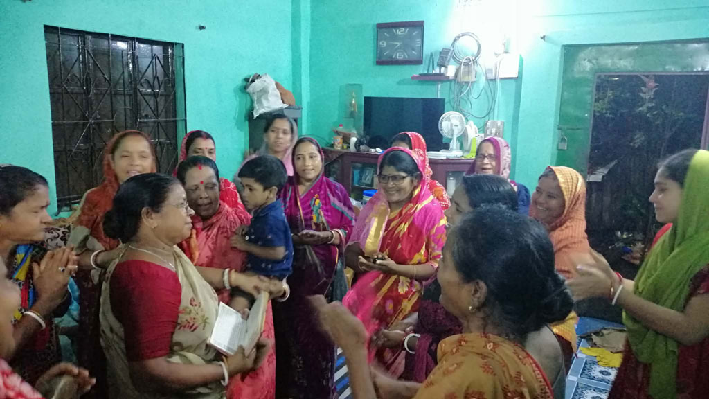 রাতভর বসত পুঁথির আসর, সময়ের স্রোতে হারাচ্ছে সেই ঐতিহ্য